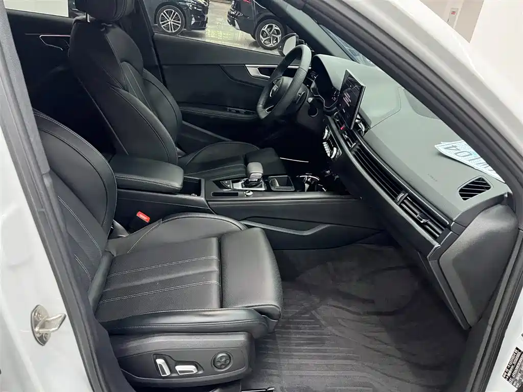 Audi A4L id 4622391 из Китая 8