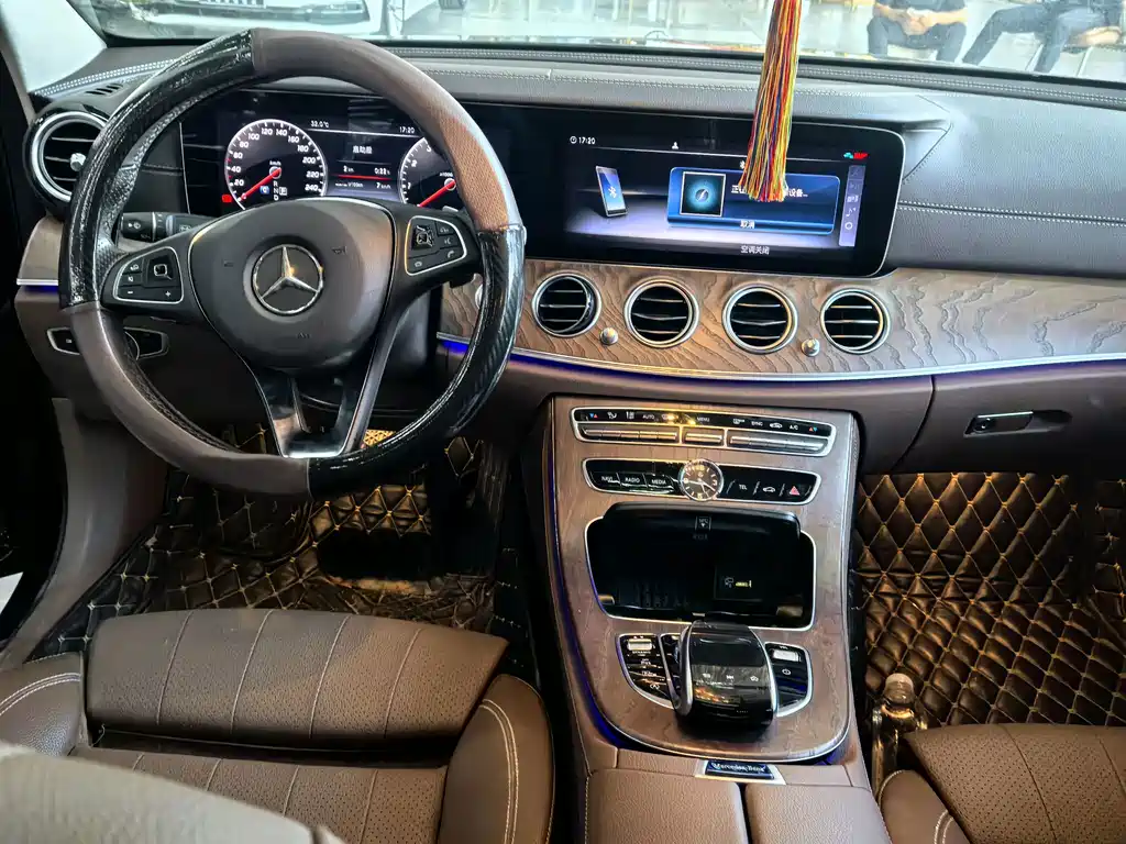 Mercedes-Benz E-Class — миниатюра 6