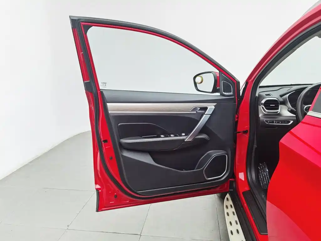 Geely Binyue — миниатюра 8