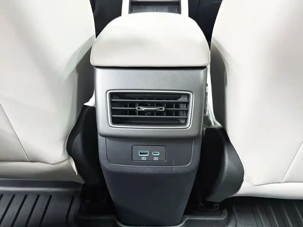 BYD Yuan UP — миниатюра 24