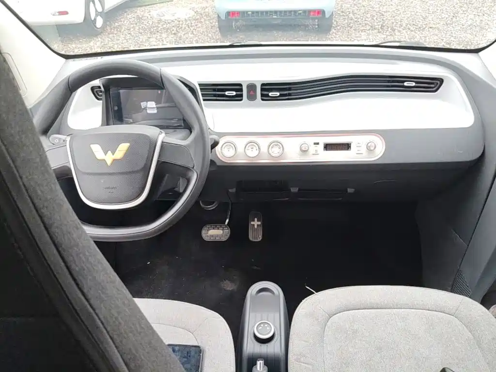 Wuling MINIEV — миниатюра 10