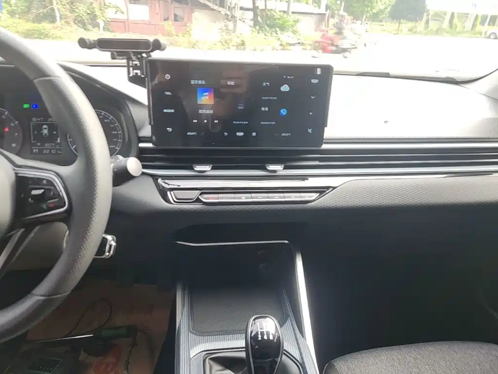 Geely Emgrand — миниатюра 13