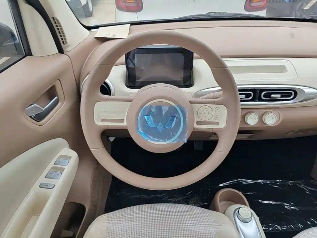 Wuling MINIEV — миниатюра 11