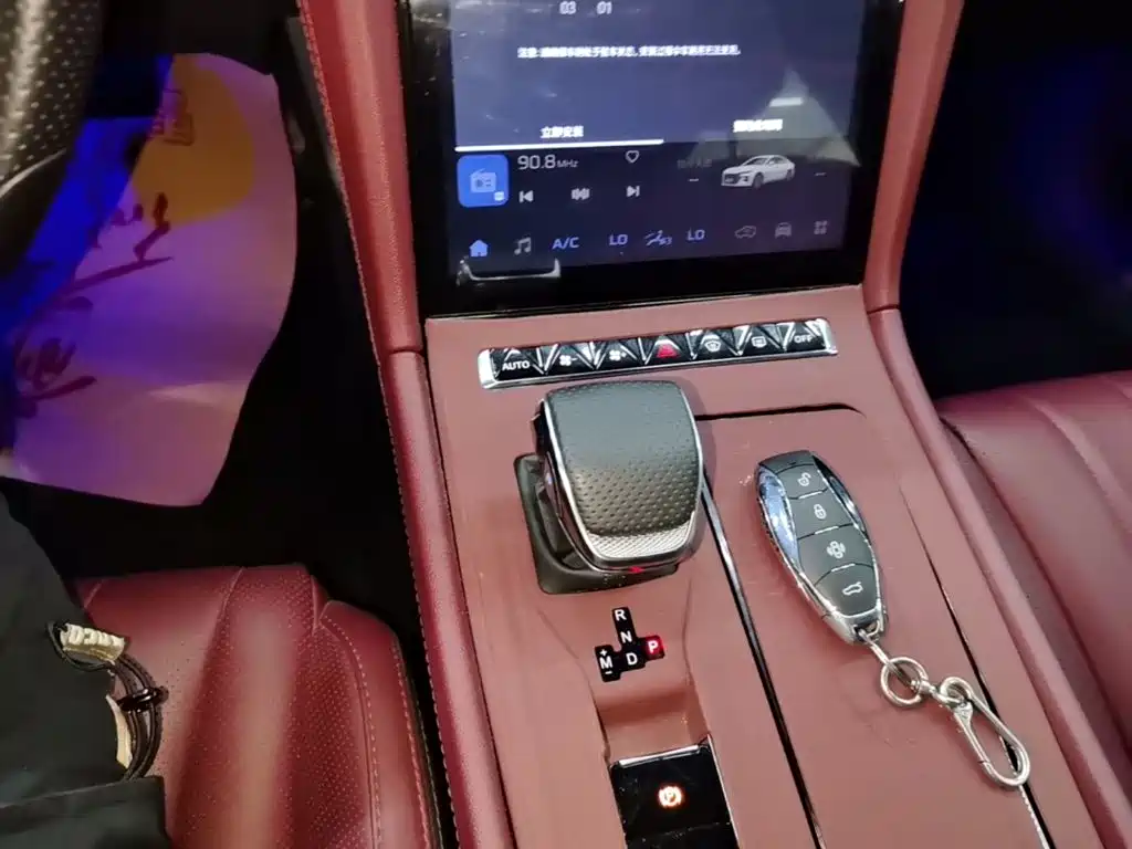 Hongqi Hongqi H5 — миниатюра 14