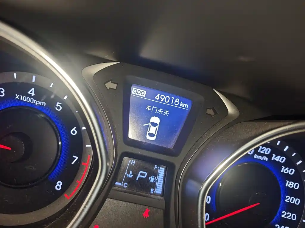 Hyundai Elantra Langdong — миниатюра 8
