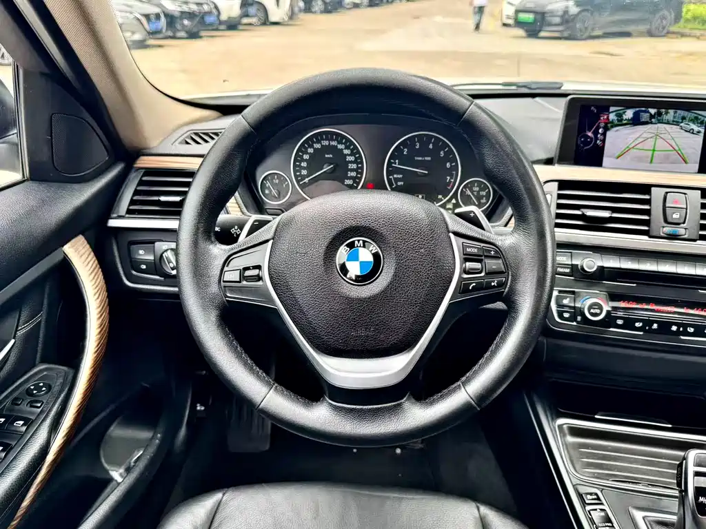 BMW 3 Series — миниатюра 13