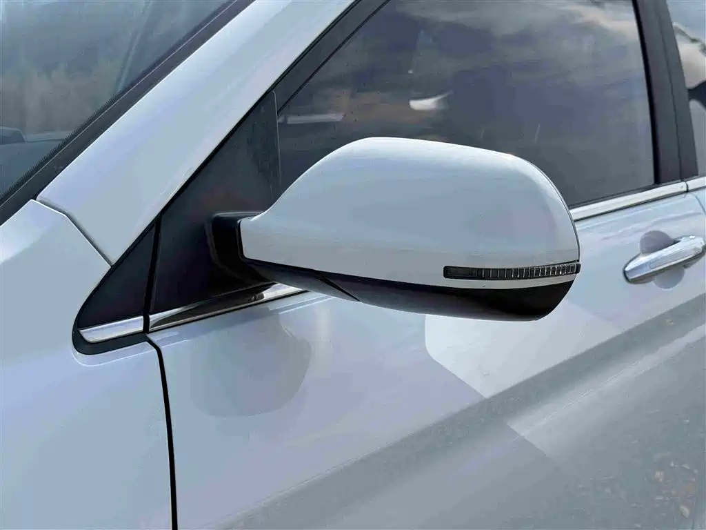 Haval M6 — миниатюра 15