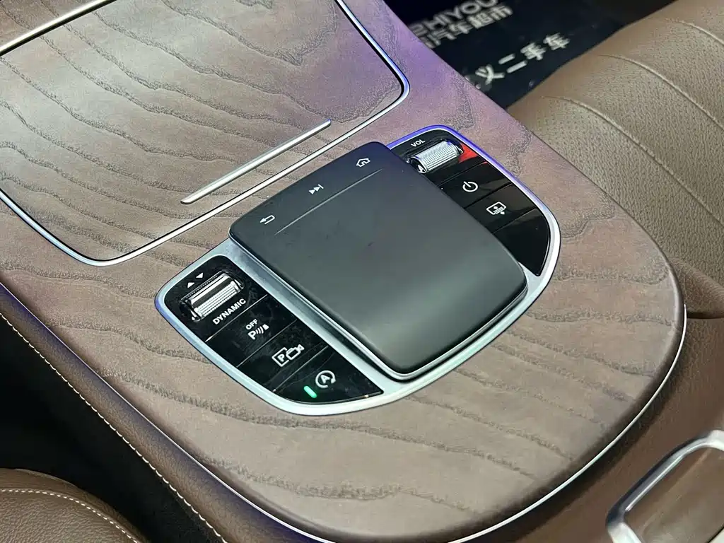 Mercedes-Benz E-Class — миниатюра 15
