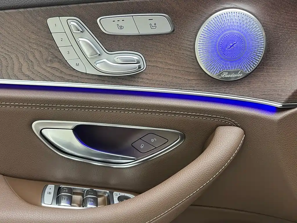 Mercedes-Benz E-Class — миниатюра 20