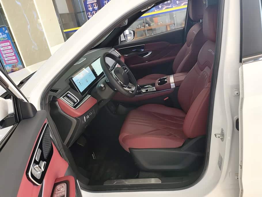 Jetour Jetour X70 PLUS 1.5 л 2025 г. Белый, пробег 6200 км