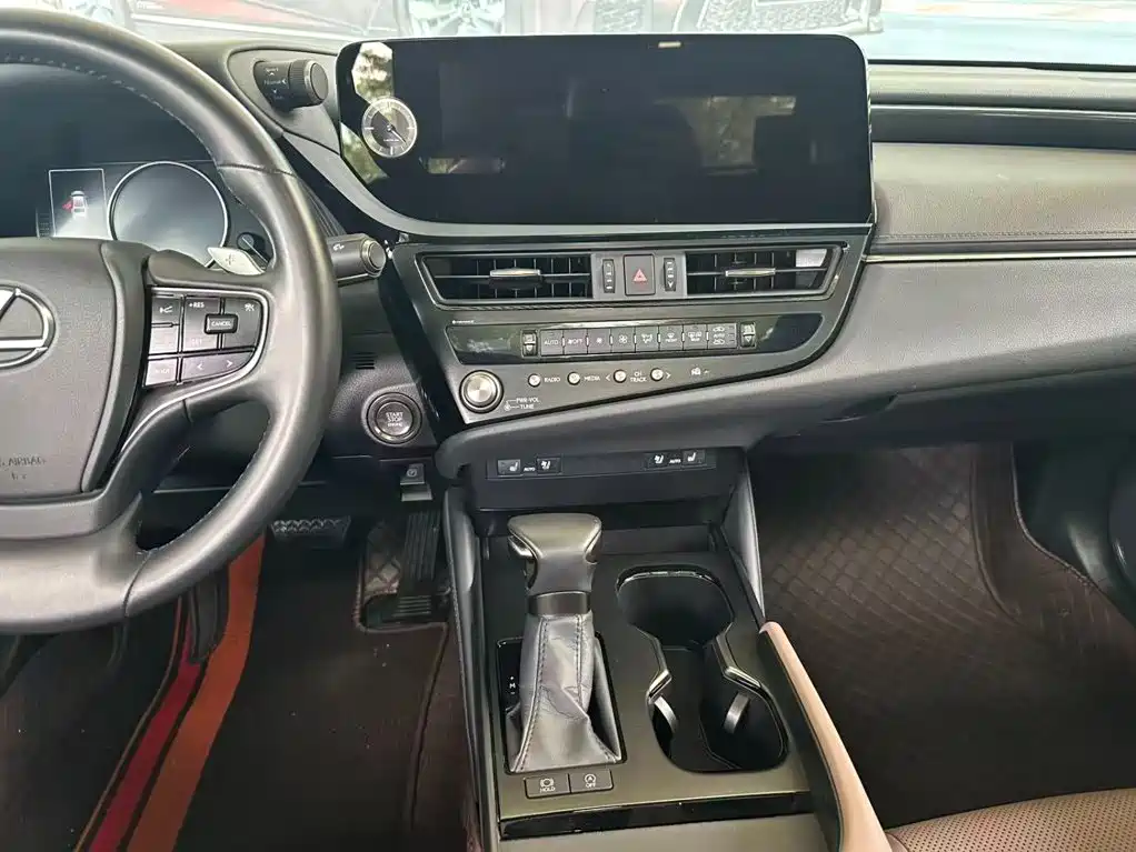 Lexus ES — миниатюра 6
