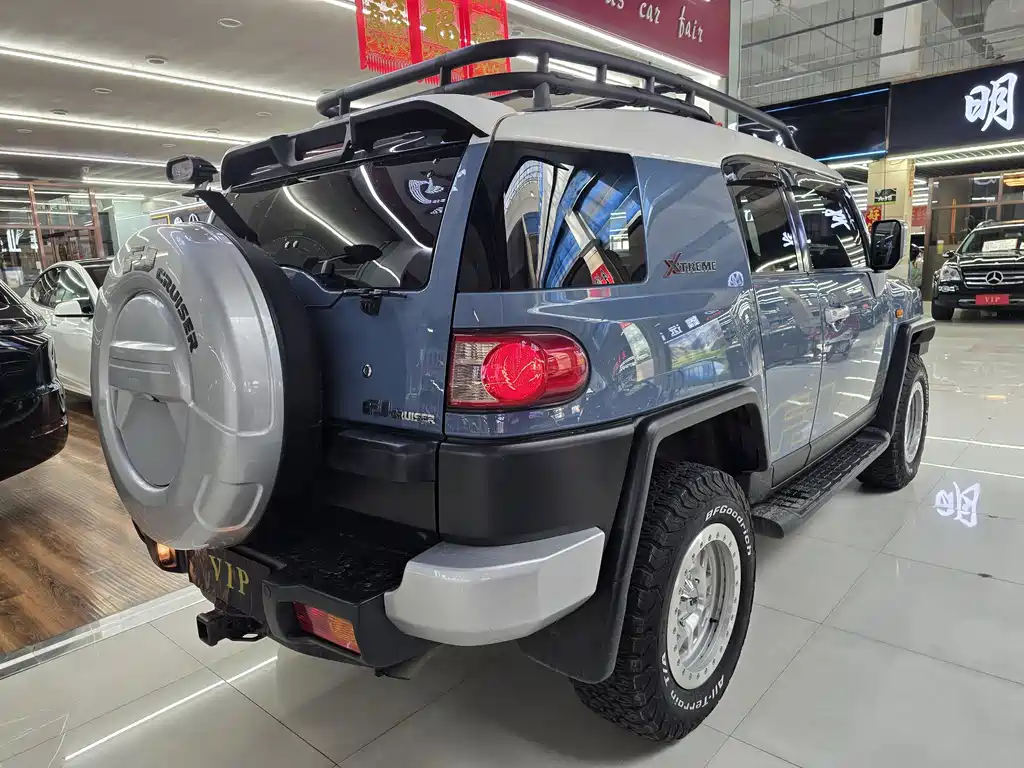 Toyota FJ Cruiser — миниатюра 9