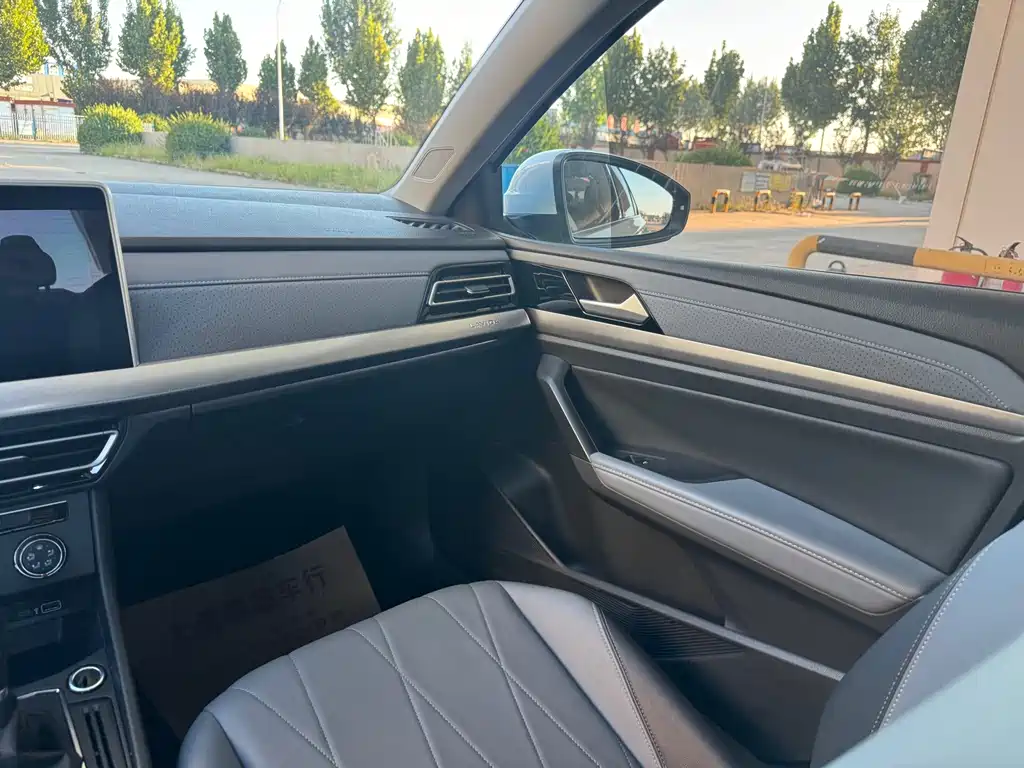 Volkswagen Lavida — миниатюра 8