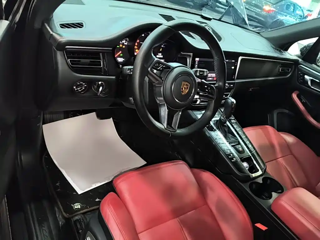 Porsche Macan — миниатюра 10