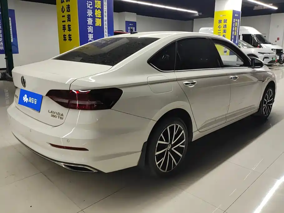 Volkswagen Lavida — миниатюра 3