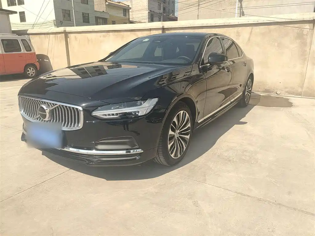 VOLVO  S90