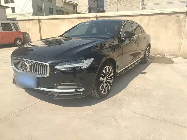VOLVO  S90 2023