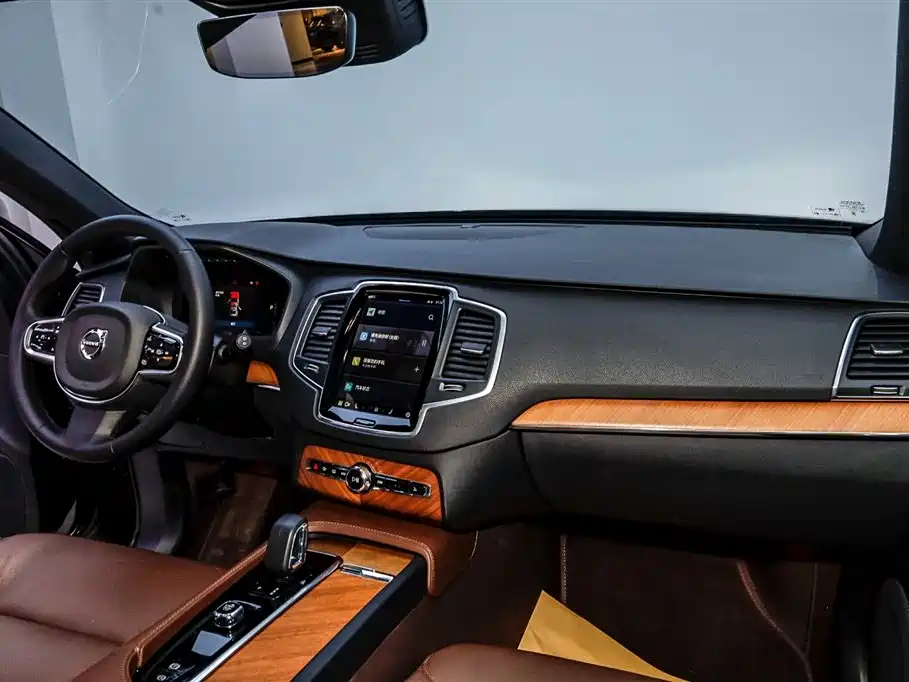 Volvo XC90 2024 B5 Luxury 5 мест
