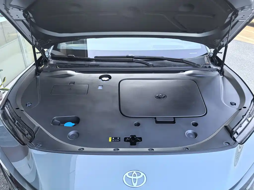 Toyota bZ7 — миниатюра 10