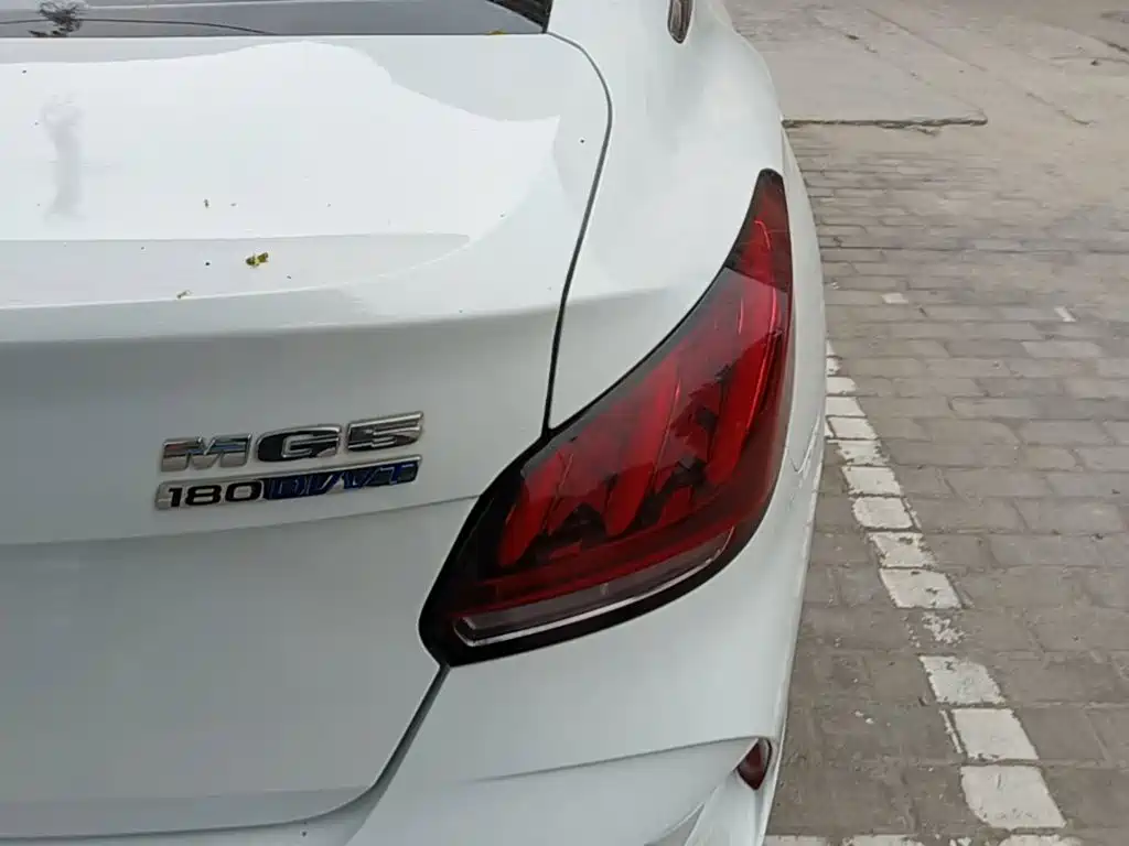 MG MG5 — миниатюра 8