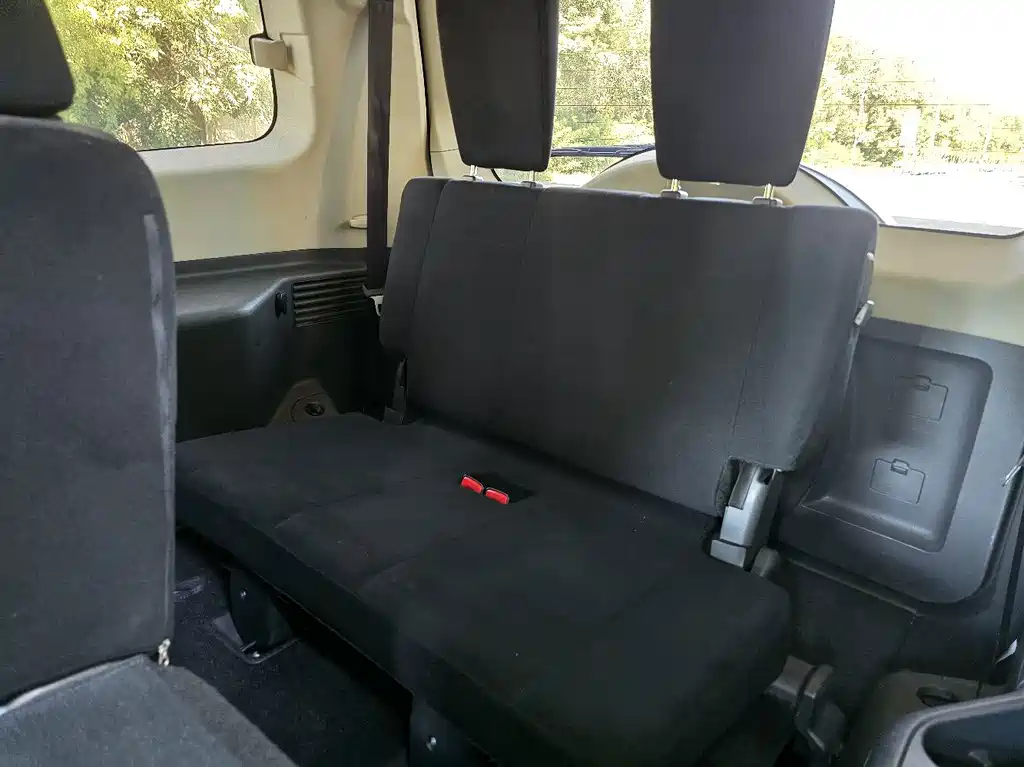 Mitsubishi Pajero (Import) — миниатюра 7
