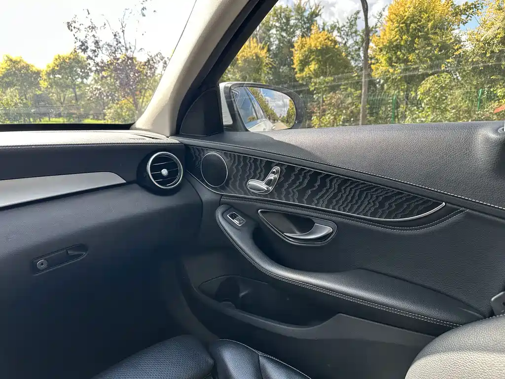 Mercedes-Benz C-Class — миниатюра 14