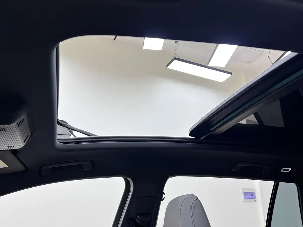 Audi Q5 e-tron — миниатюра 24