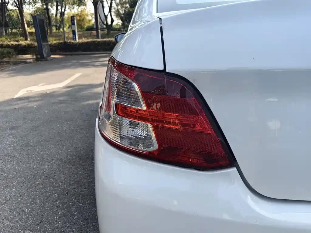 Peugeot 301 — миниатюра 15