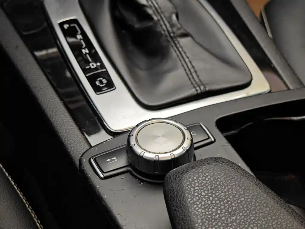 Mercedes-Benz C-Class — миниатюра 8