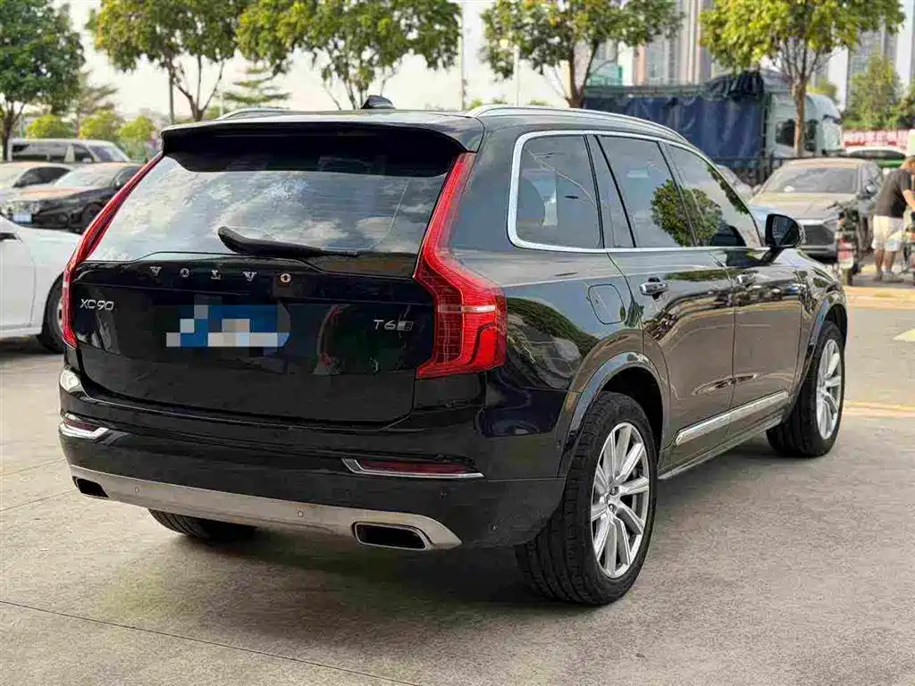 Volvo XC90 — миниатюра 8