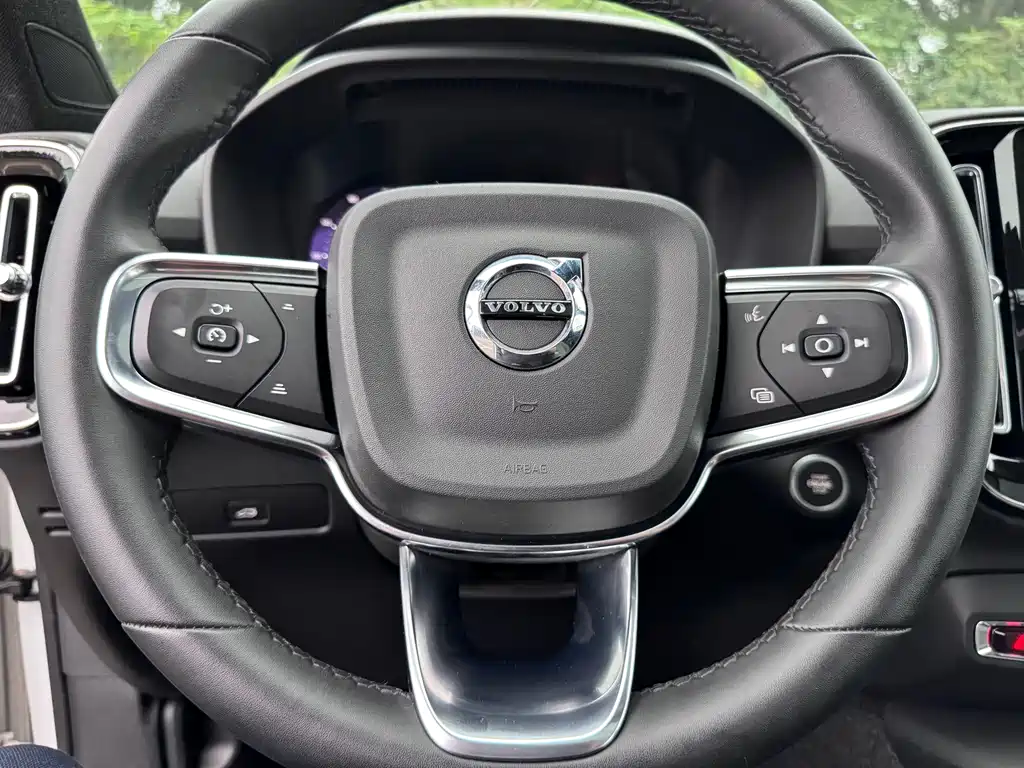 Volvo XC40 — миниатюра 15