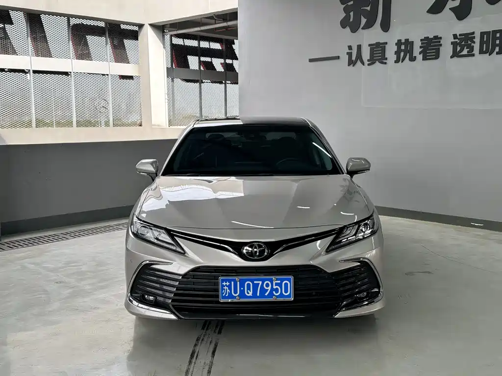 Toyota Camry 2021 2.5G Luxury