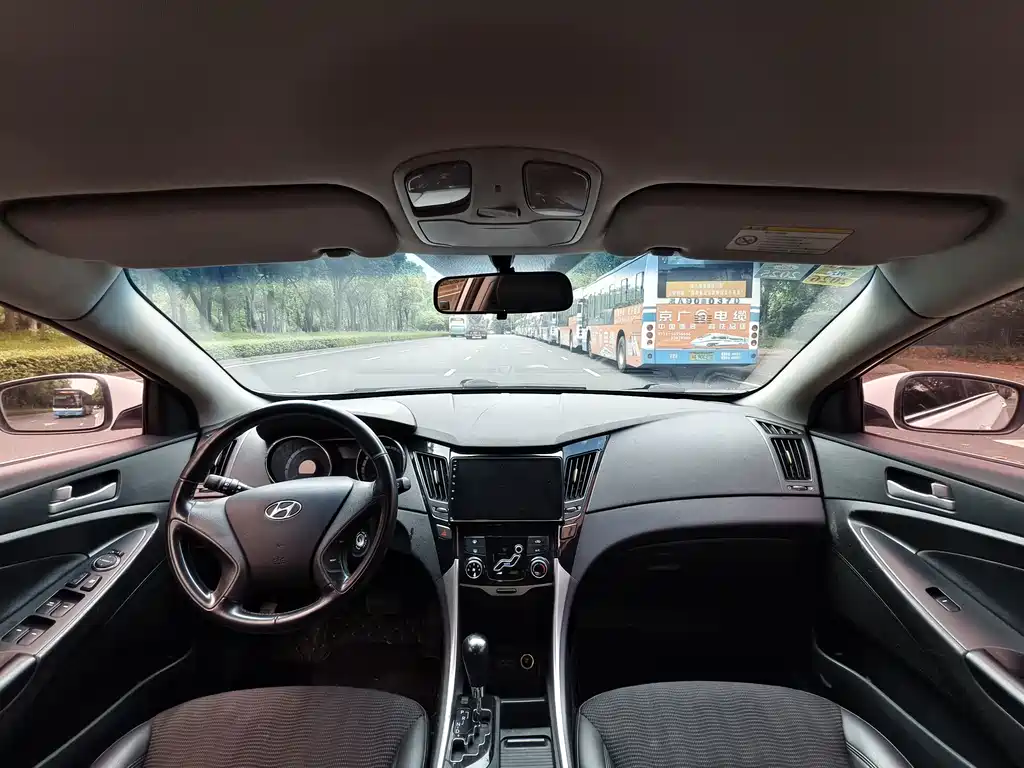 Hyundai Sonata — миниатюра 6
