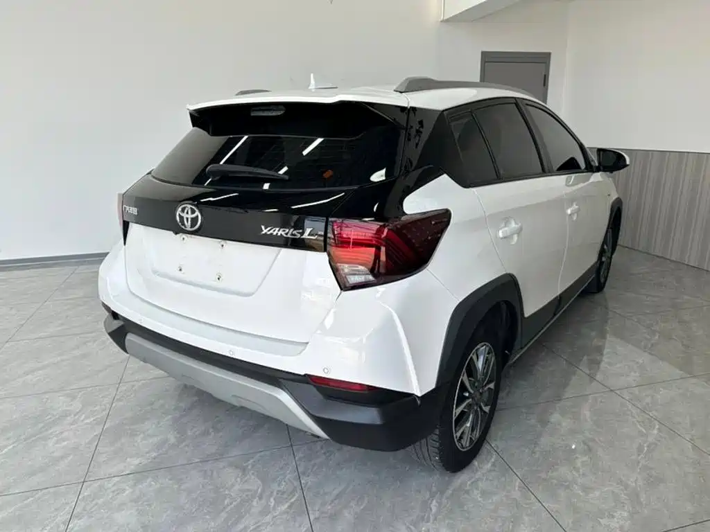 Toyota Yaris L — миниатюра 4