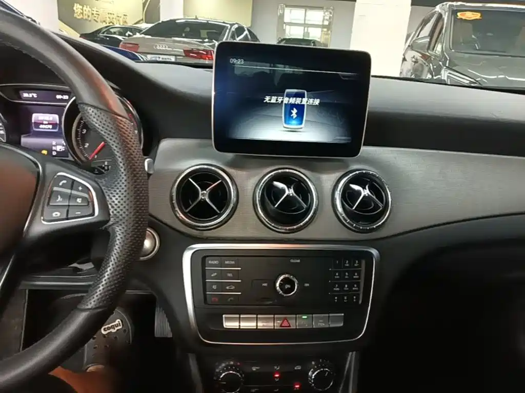 Mercedes-Benz CLA (Import) — миниатюра 13