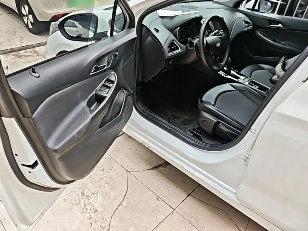 Chevrolet Cruze — миниатюра 16