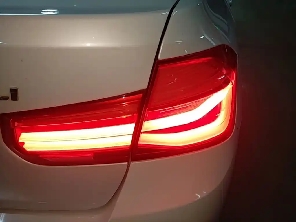 BMW 3 Series — миниатюра 8