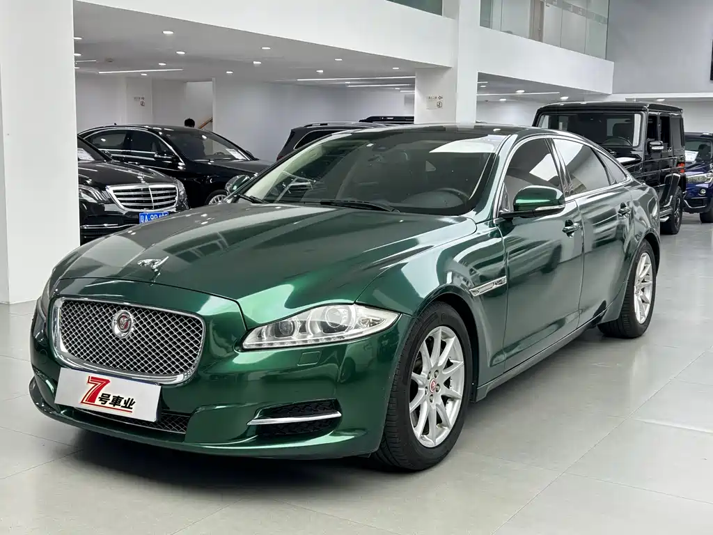 Jaguar XJ