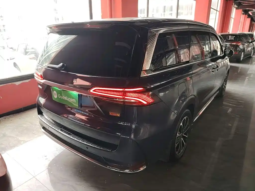 Roewe iMAX8 — миниатюра 7