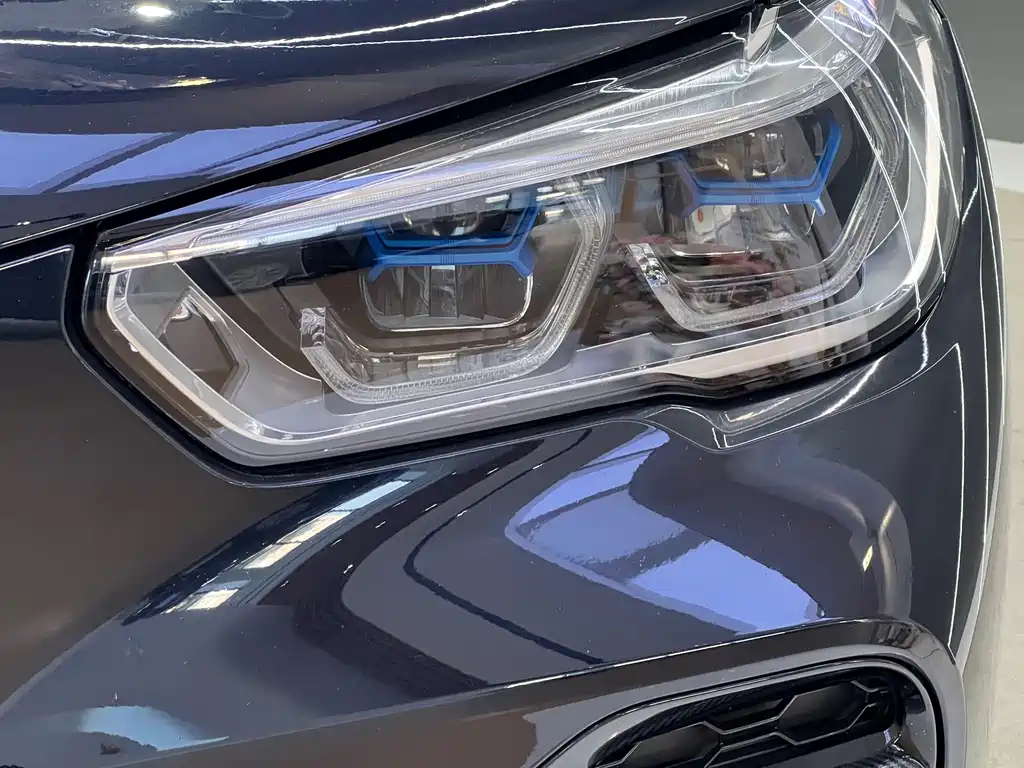 BMW X5 — миниатюра 13
