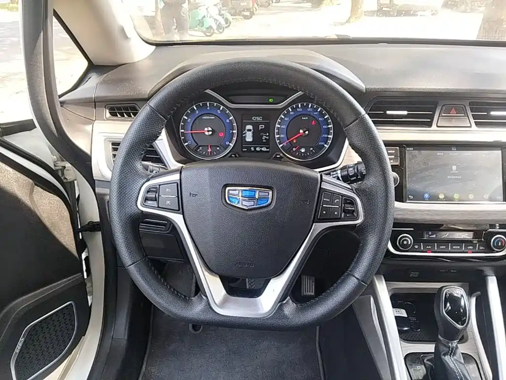 Geely Vision X3 — миниатюра 11
