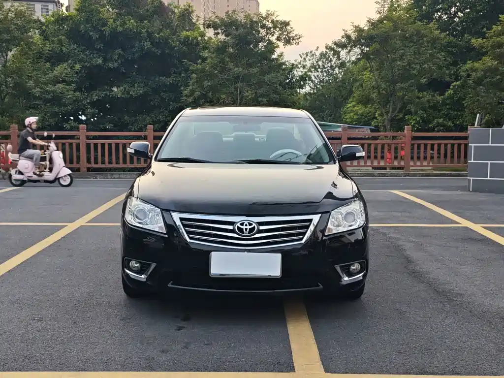 Toyota Camry — миниатюра 2