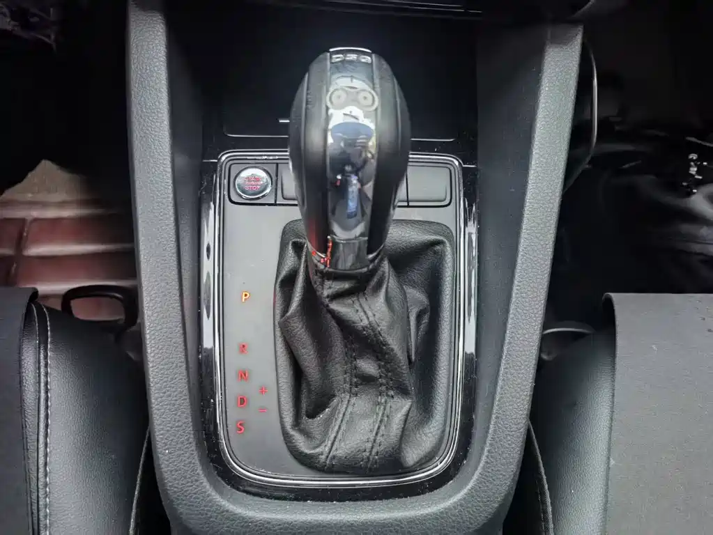 Volkswagen Sagitar — миниатюра 11