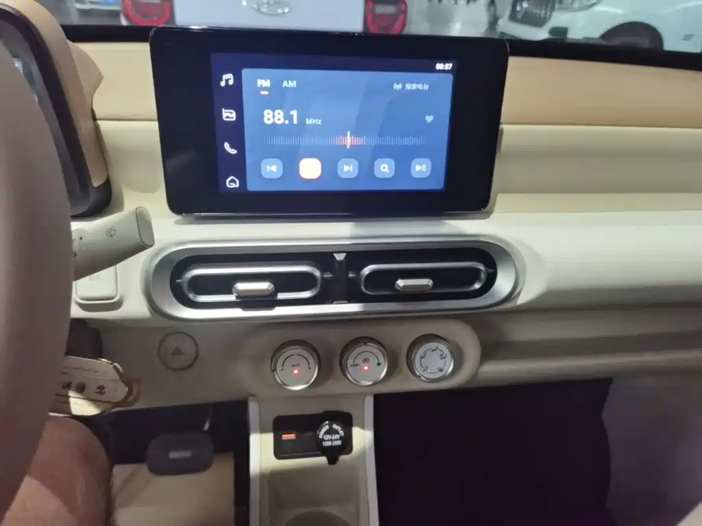 Wuling MINIEV — миниатюра 13