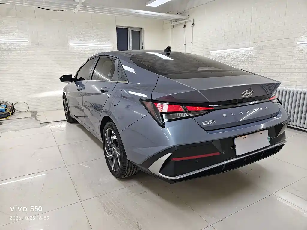 Hyundai Elantra — миниатюра 6