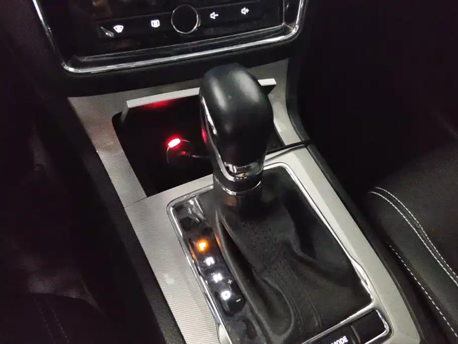 Roewe RX5 New Energy — миниатюра 16