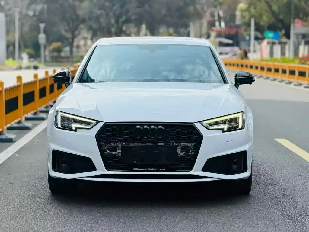 Audi A4L 2018