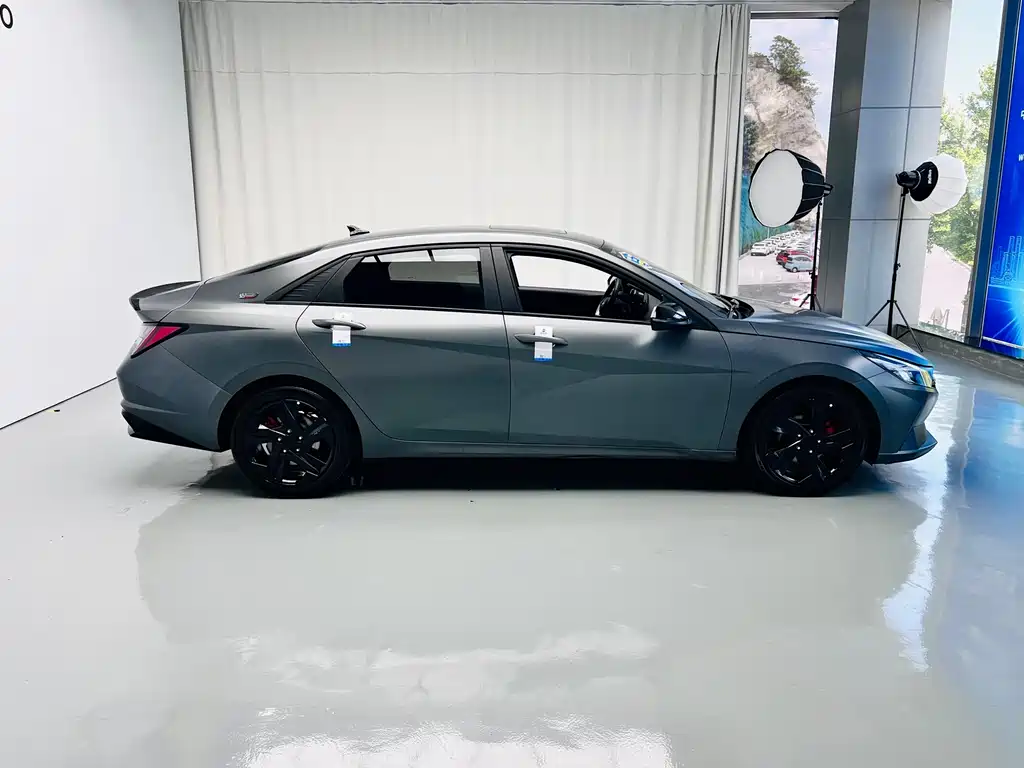Hyundai Elantra — миниатюра 5