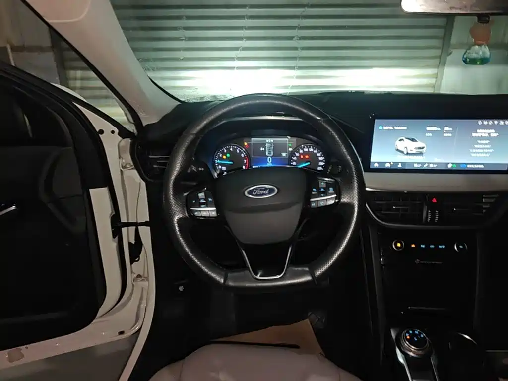 Ford Escape — миниатюра 11