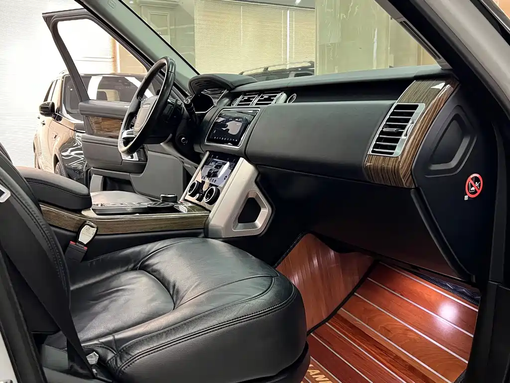 Land Rover Range Rover — миниатюра 17